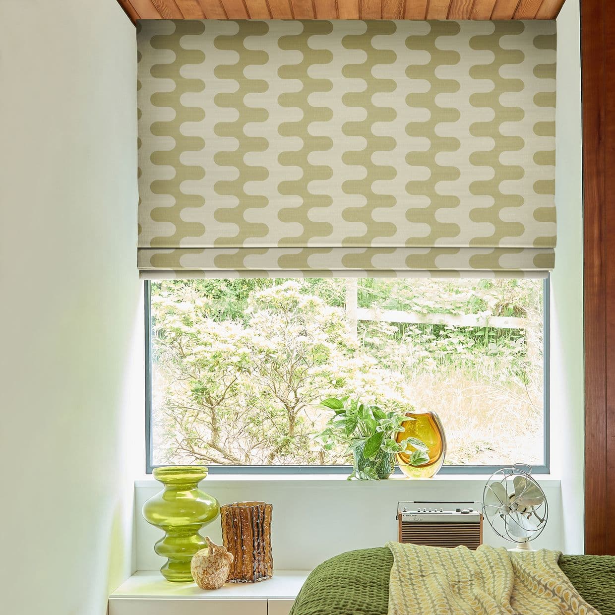 Retro Wave Pistachio Roman Blind