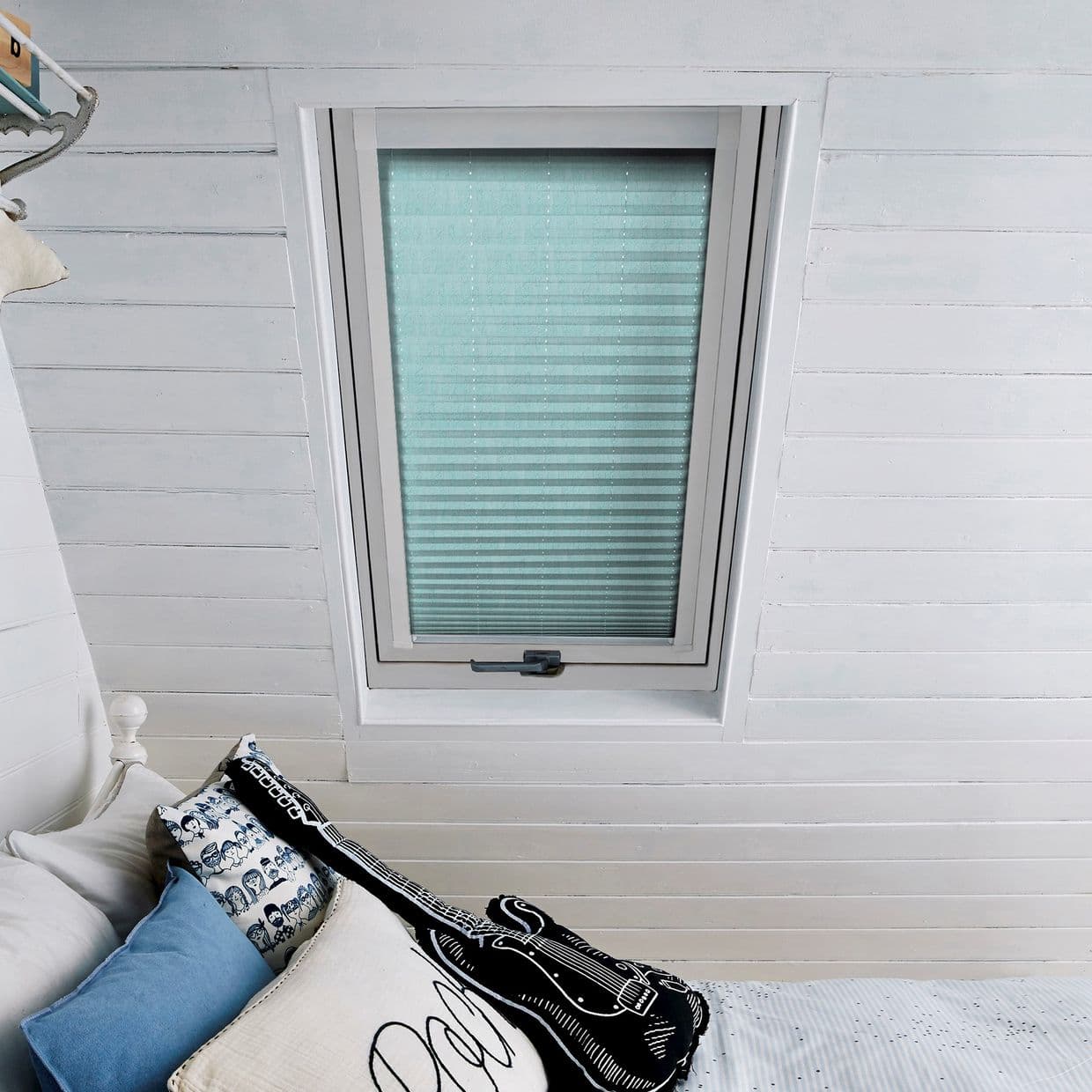 Shimmer Teal Skylight Pleated Blind