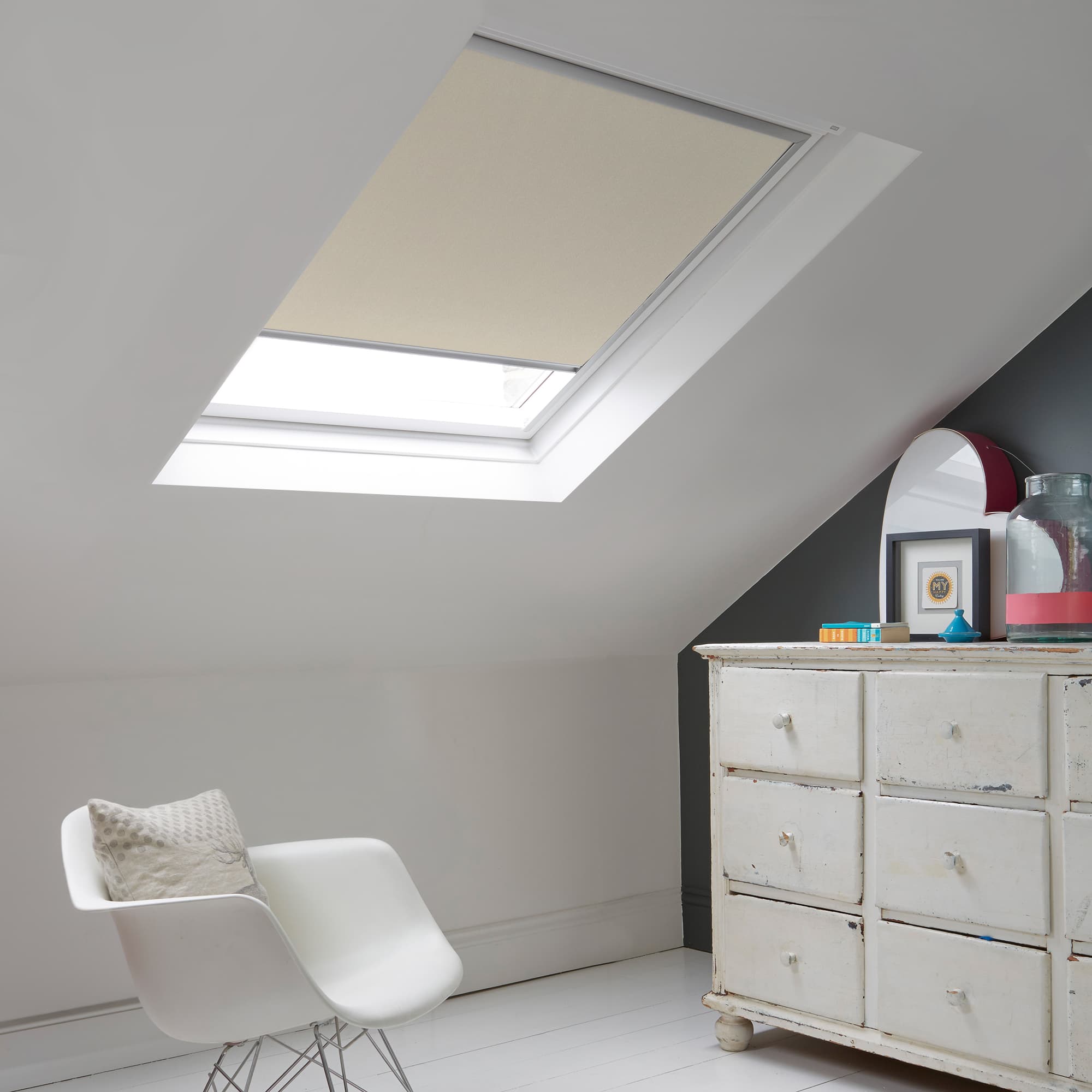 Majesty Cappuccino Skylight Roller Blind
