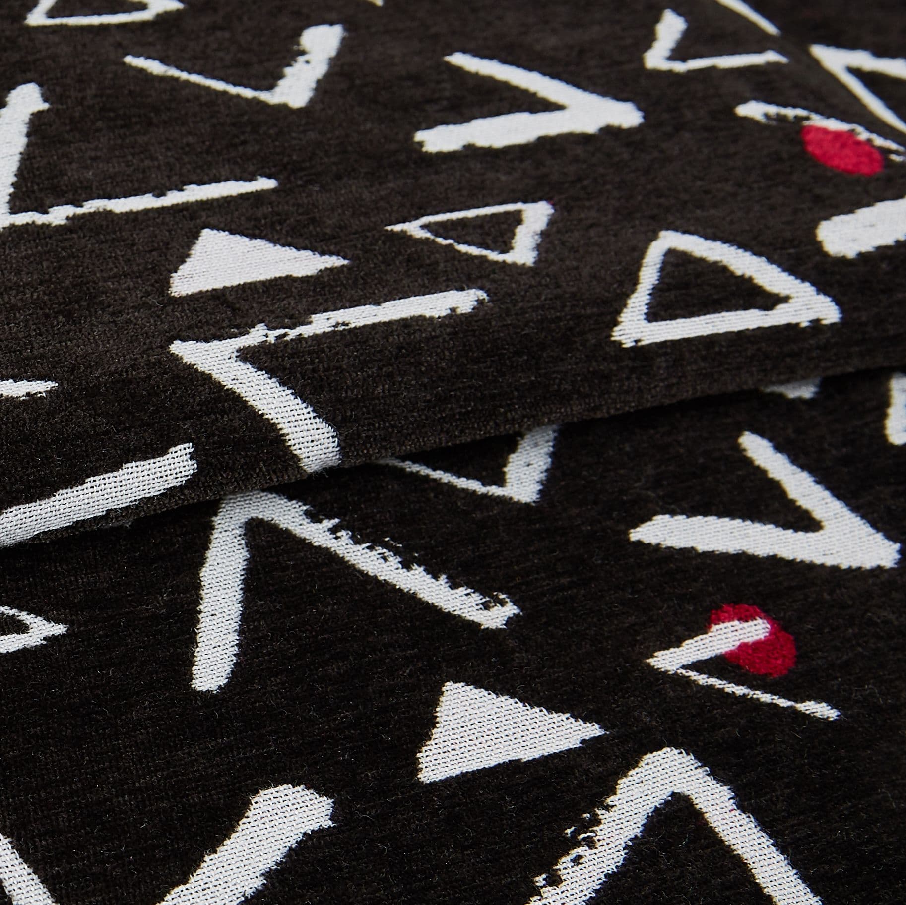 Vapour Obsidian Curtain