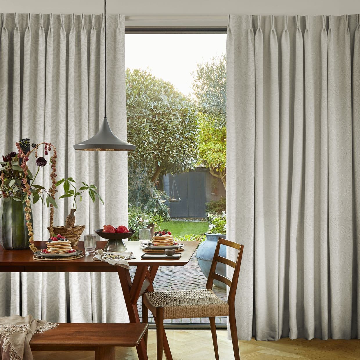 Folia Frost Curtain