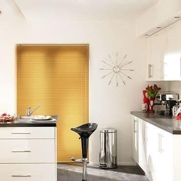 Studio Honey Venetian blind