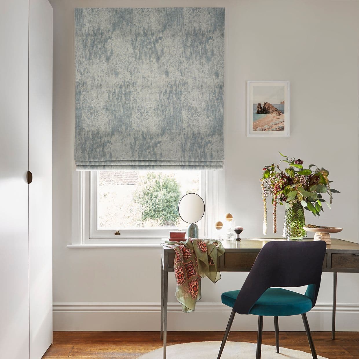 Spectre Ash Roman blind