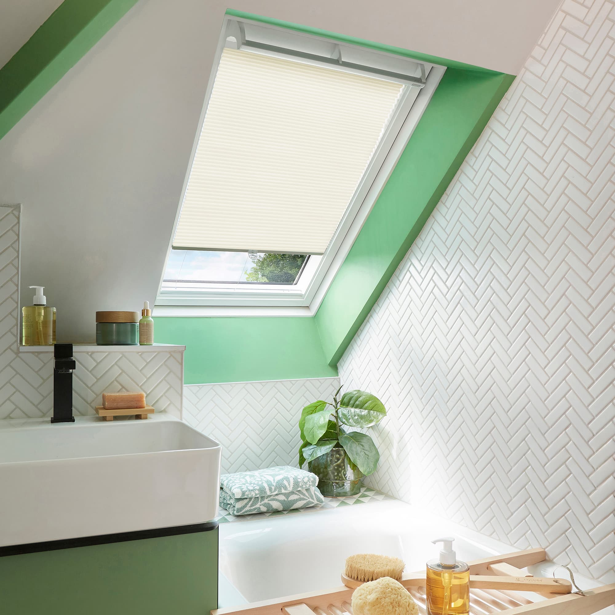 Duette Silk Sand Stone Honeycomb blind