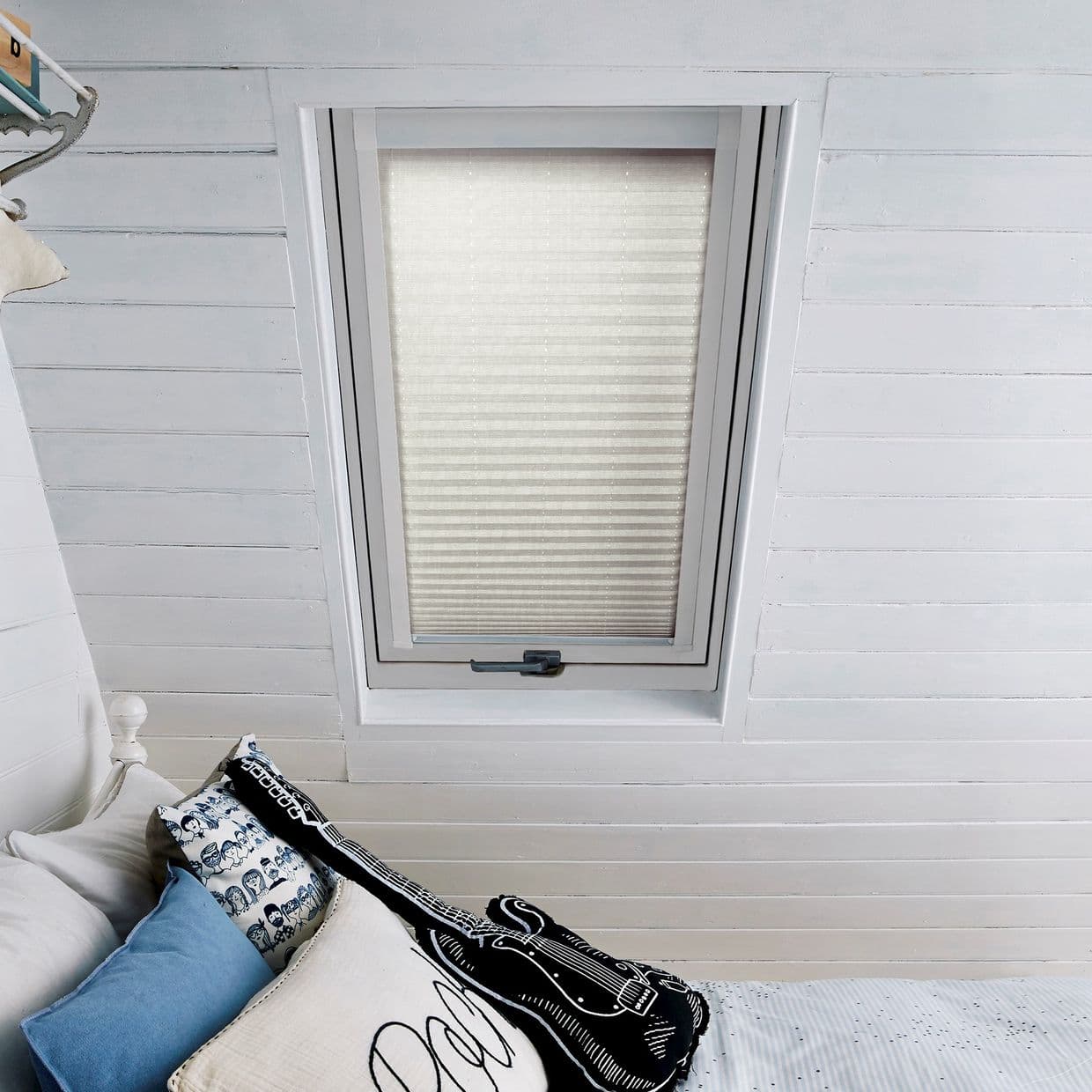 Elba Pearl Skylight Pleated Blind