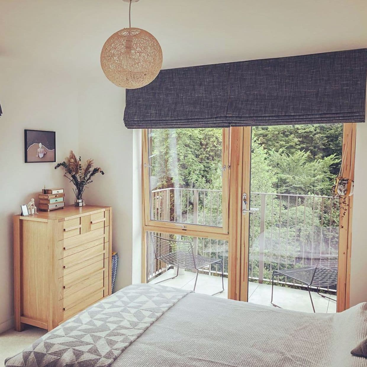 Haddie Ocean Roman blind