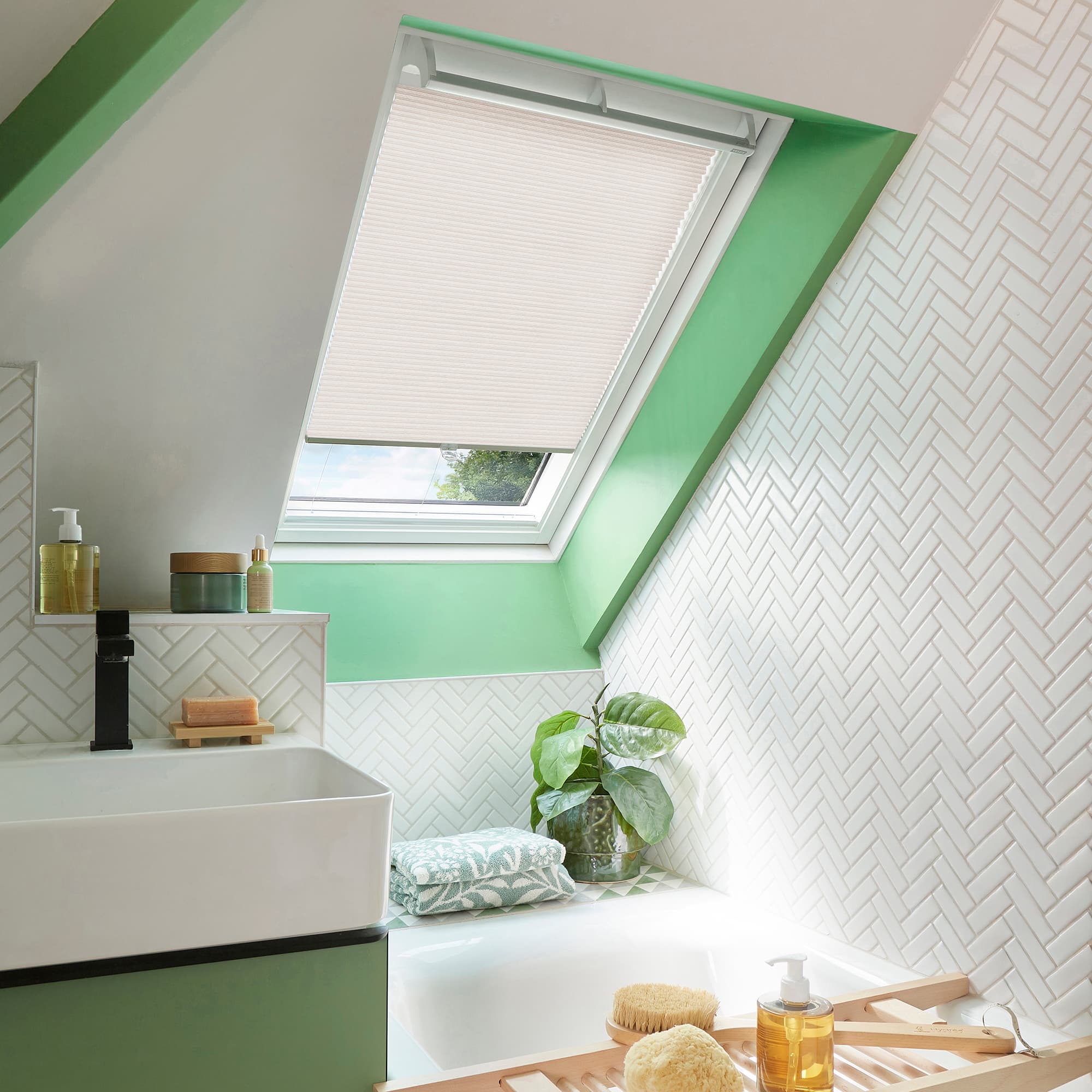 Duette Linear Blush Honeycomb blind