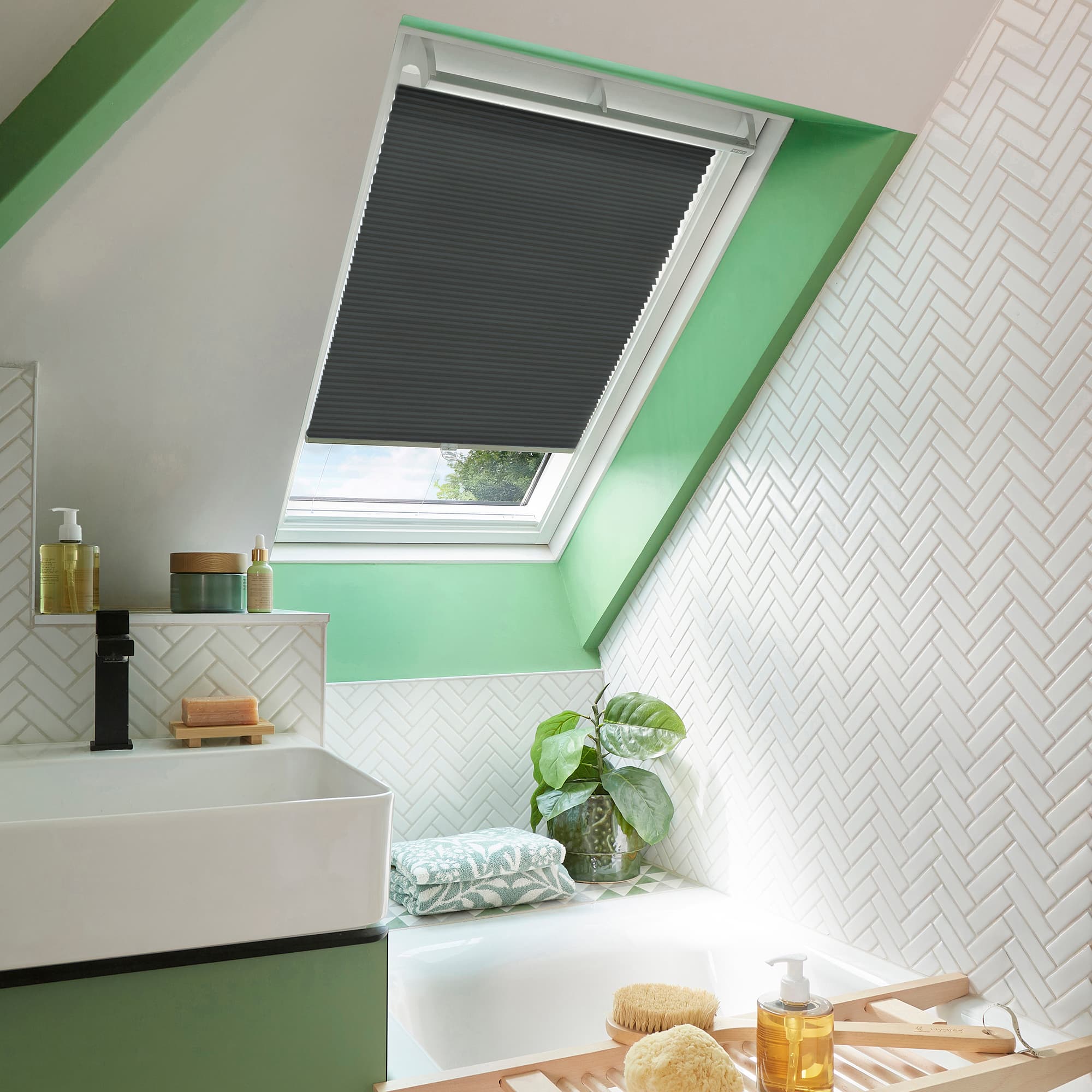 Duette Silk Carbon Honeycomb blind