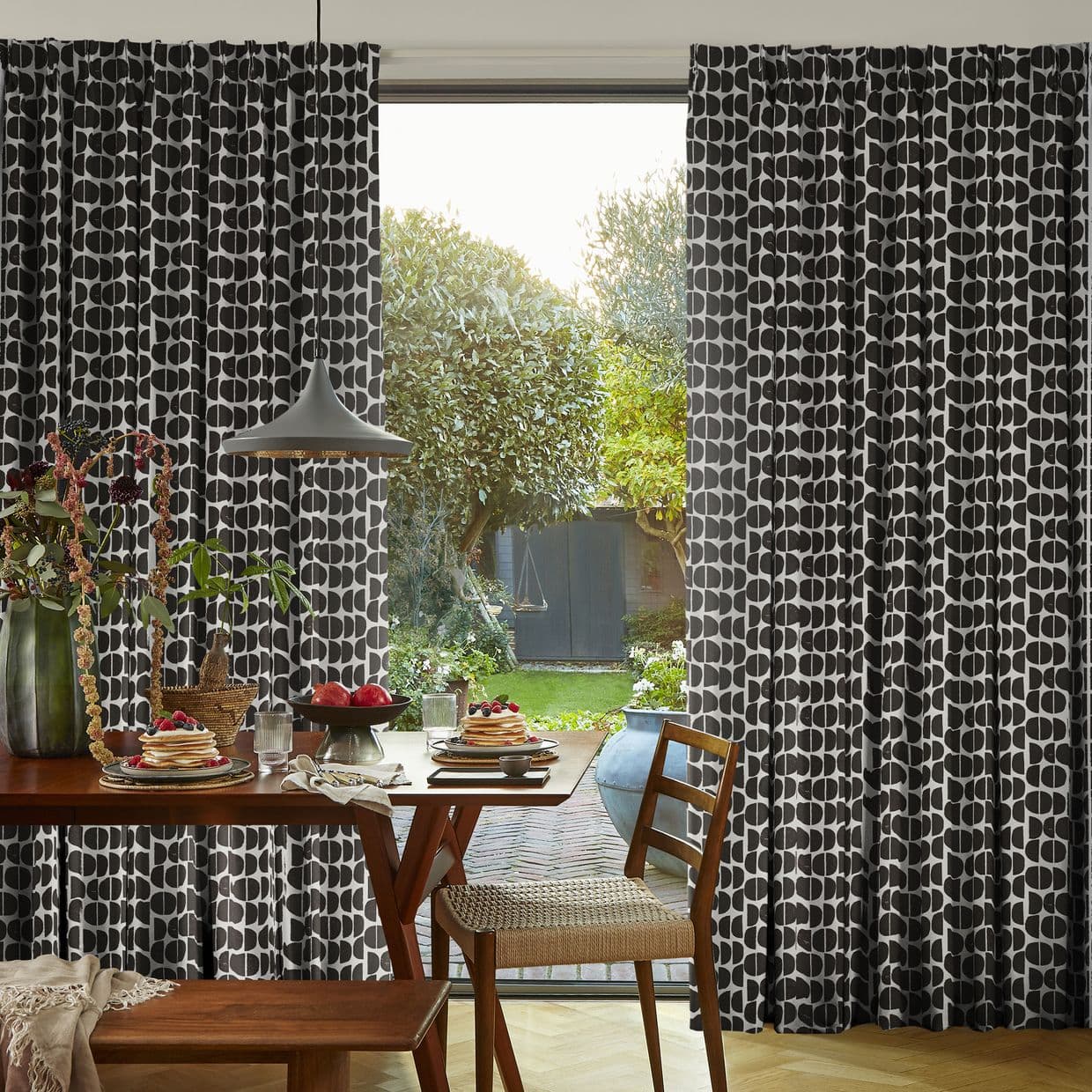 Burt Eclipse Curtain