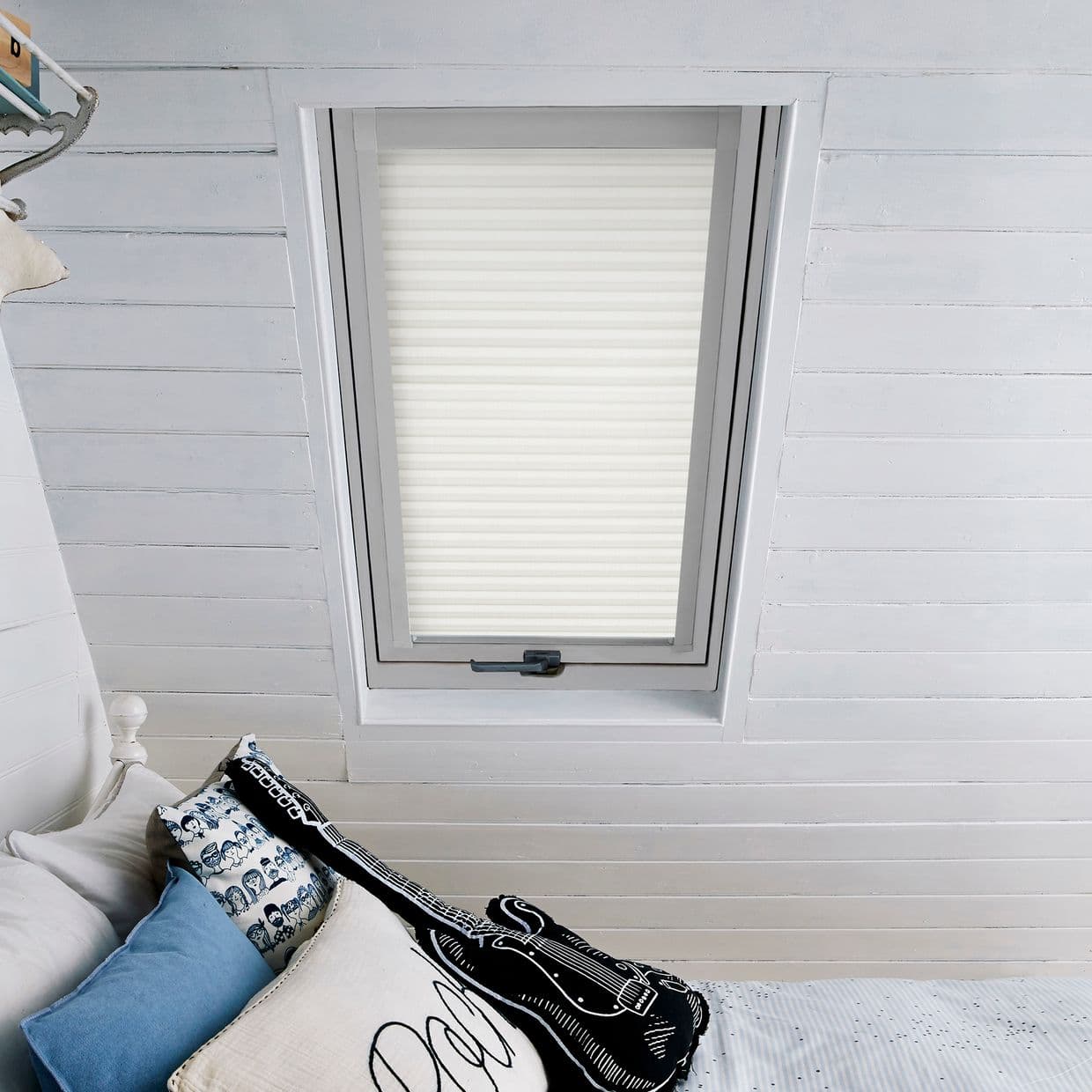 Duette Silk Alabaster Skylight Pleated Blind