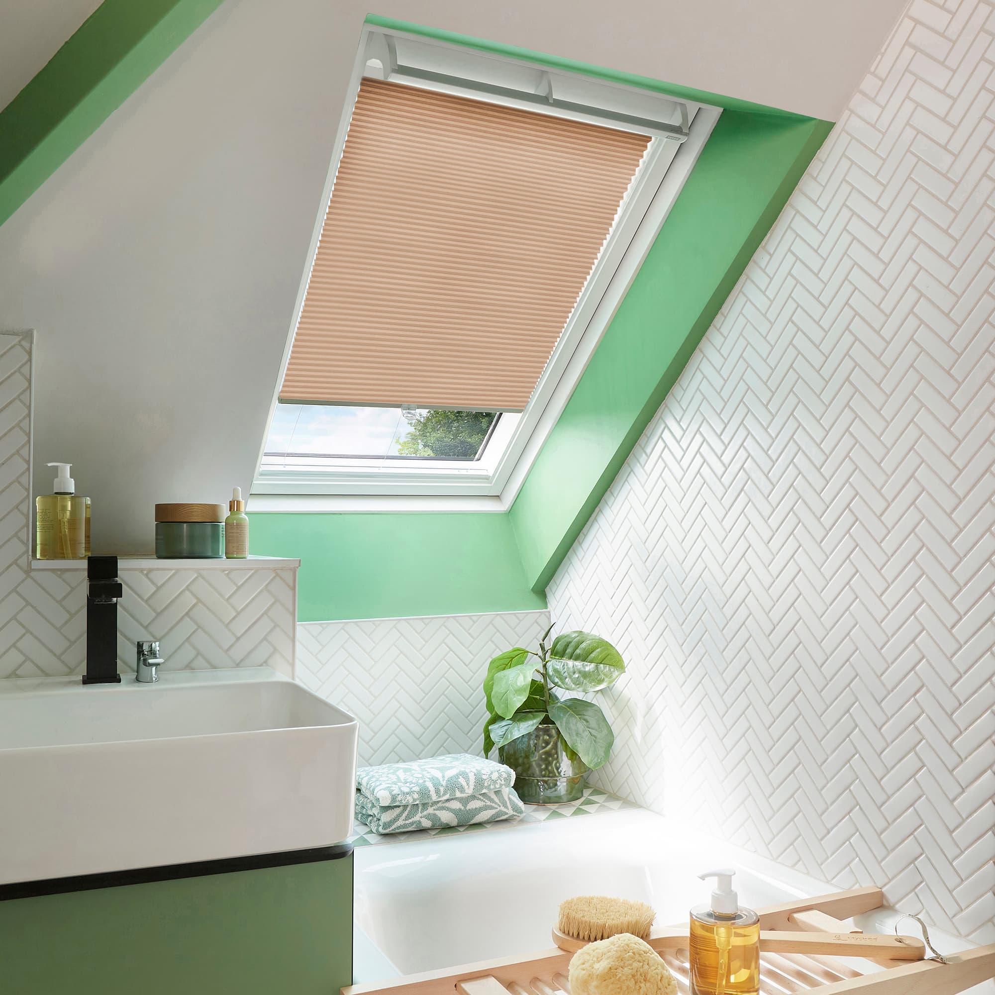 Duette Silk Rust Honeycomb blind