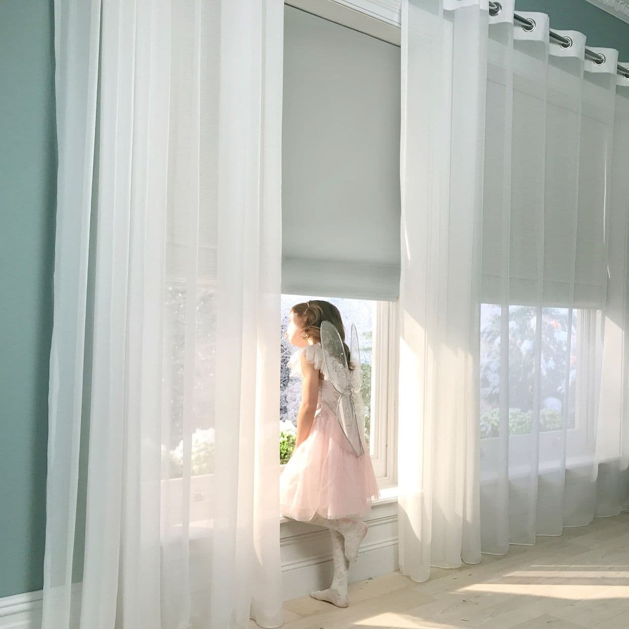 Tetbury Silver Roman blind