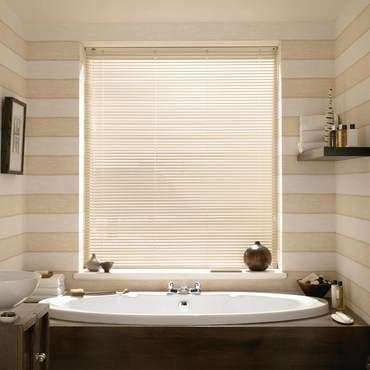 Studio Chalk white Venetian blind